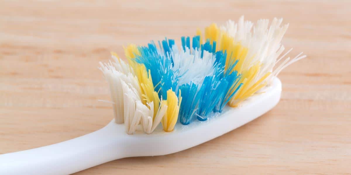 Sabe cuál es el cepillo dental correcto para usted?Dental Clinic