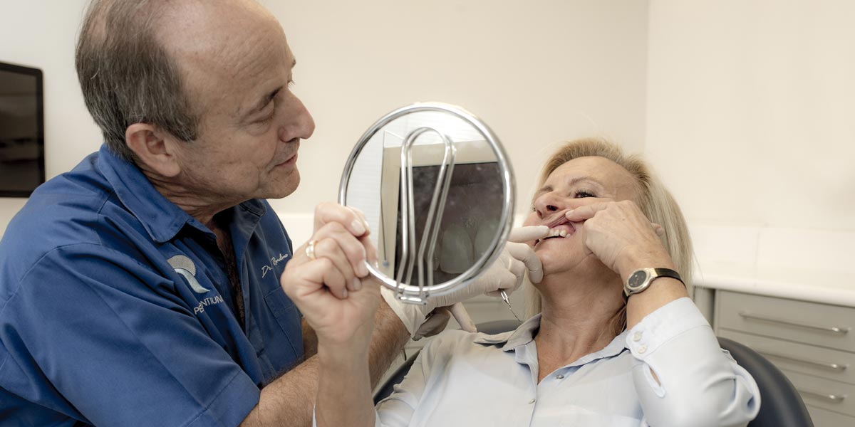 Encías inflamadas. Ponte en manos de un especialista en periodoncia.